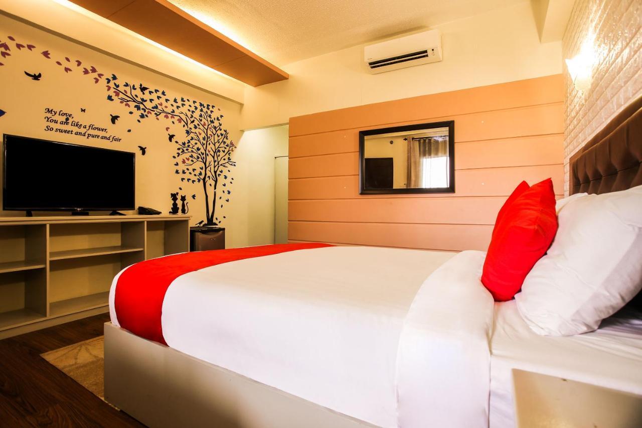 โรงแรมโอโย 217 ที-อารา อังเฮเลส ภายนอก รูปภาพ