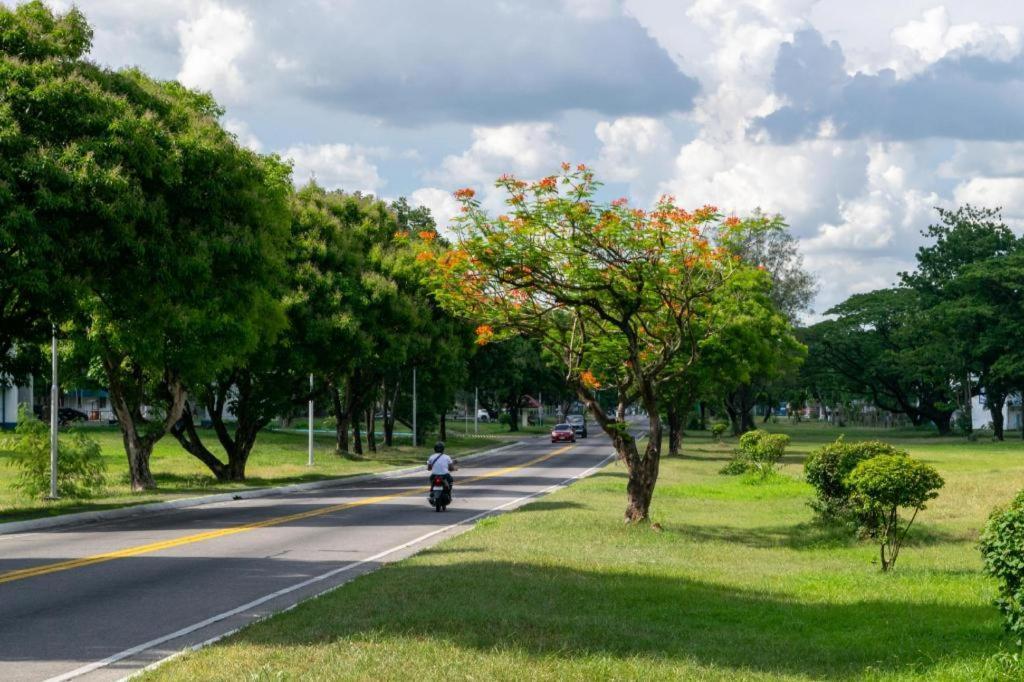 โรงแรมโอโย 217 ที-อารา อังเฮเลส ภายนอก รูปภาพ